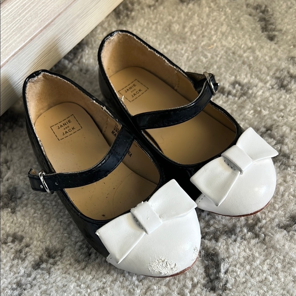 Janie and Jack Black and White Dress Shoes with Mary Jane Style